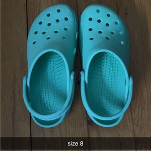 crocs
